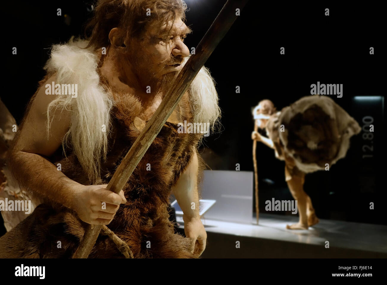 Neandertaler Jäger in der Gallo-Romeins / Gallo-römische Museum, Tongeren, Belgien Stockfoto