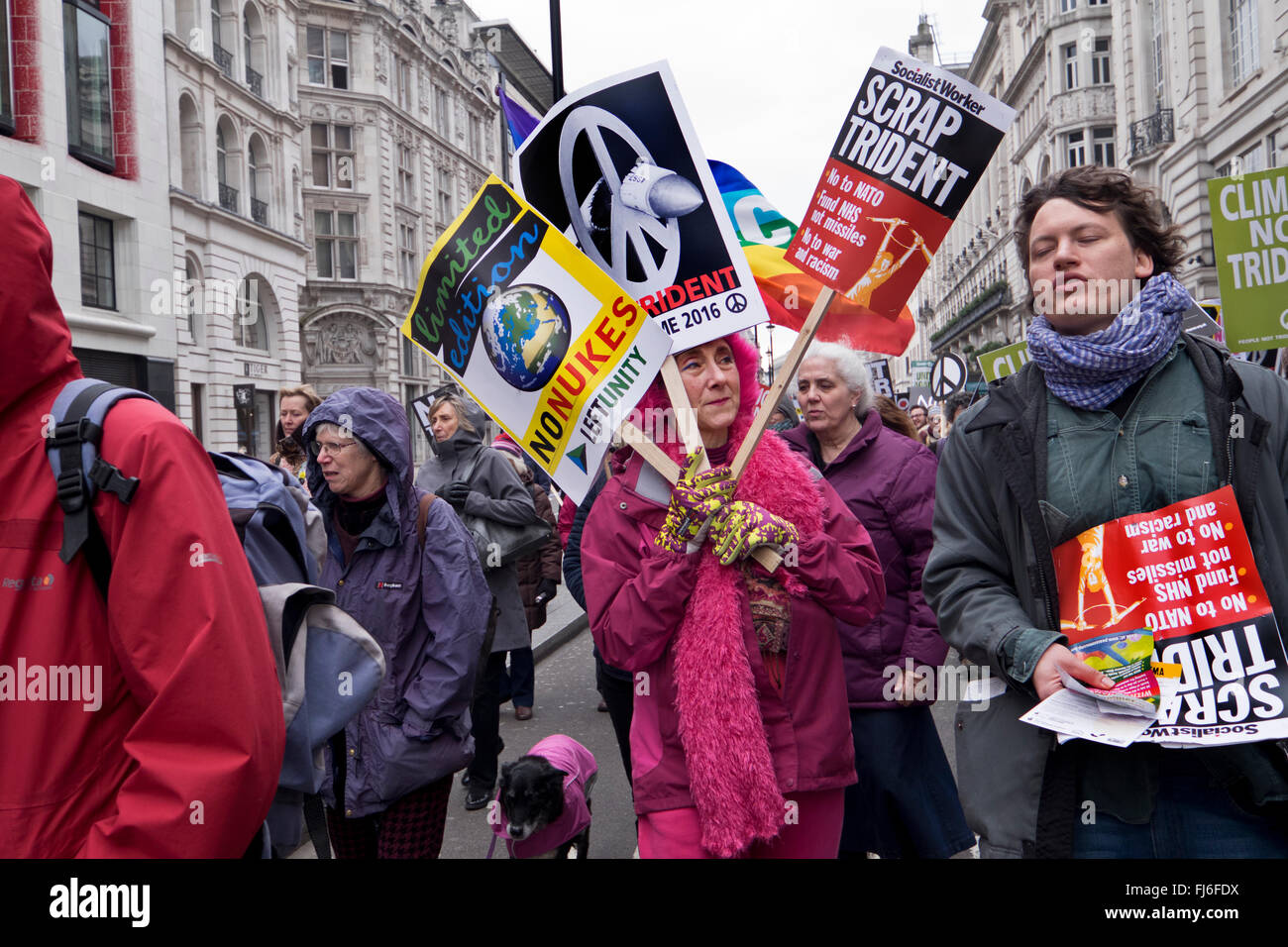 Trident CND Protest durch die Londoner war größte Anti-Atom März eine Generation 28. Februar 2016 Stockfoto