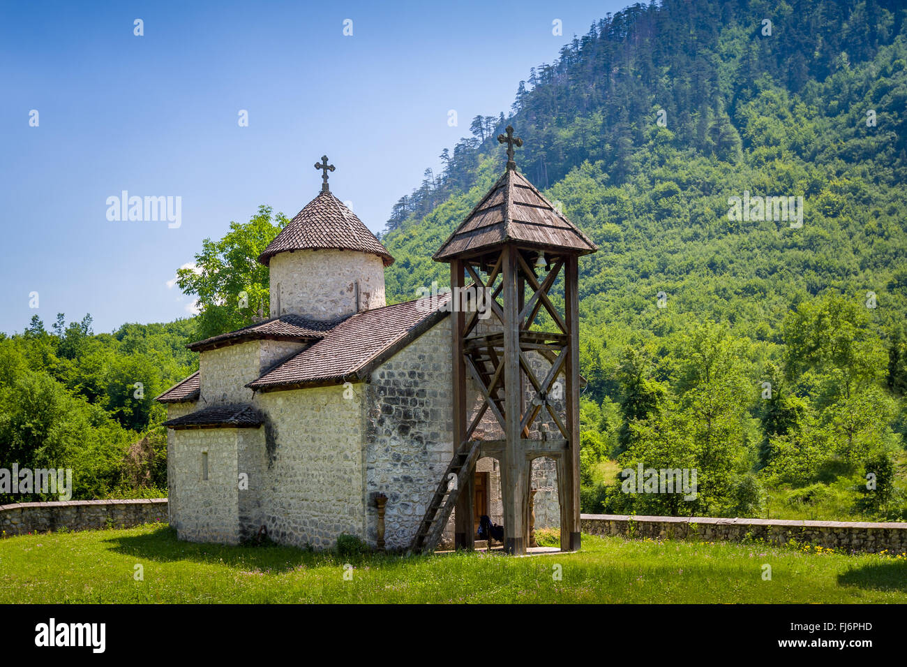 Das alte Kloster von Dobrilovina Stockfoto