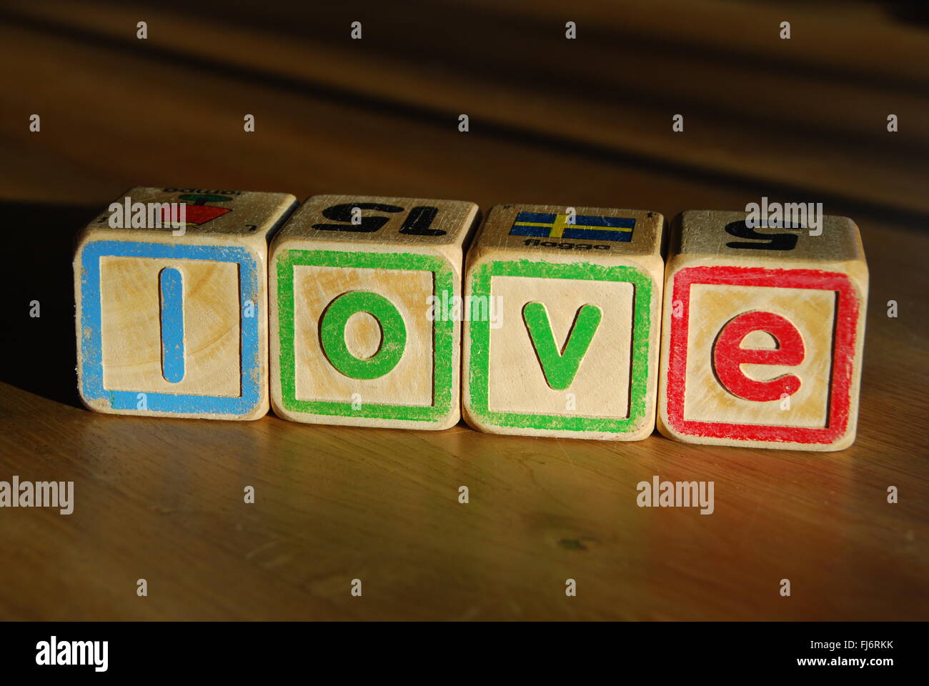 Rechtschreibung-Liebe mit Holzspielzeug Blöcke Stockfoto