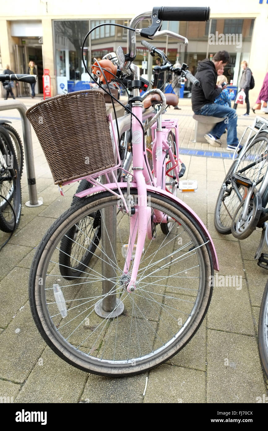 Details der Motorräder geparkt in der Stadt Bristol. 27. Februar 2016 Stockfoto