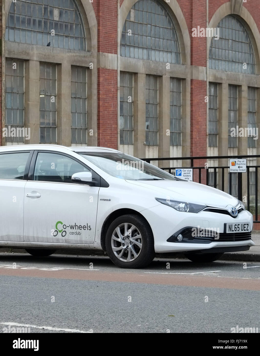 Weißes Auto aus ein Car-sharing-System, Co Räder. 27. Februar 20116 Stockfoto