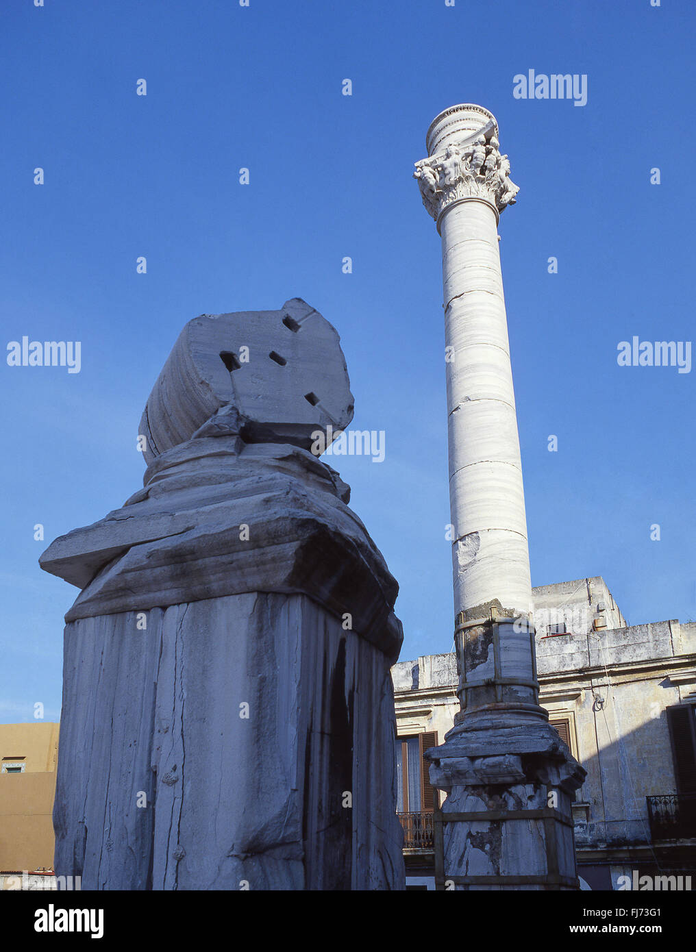 Die römische Säule markiert das Ende der antiken Via Appia Weg, Brindisi, Provinz Brindisi, Apulien Region, Italien Stockfoto