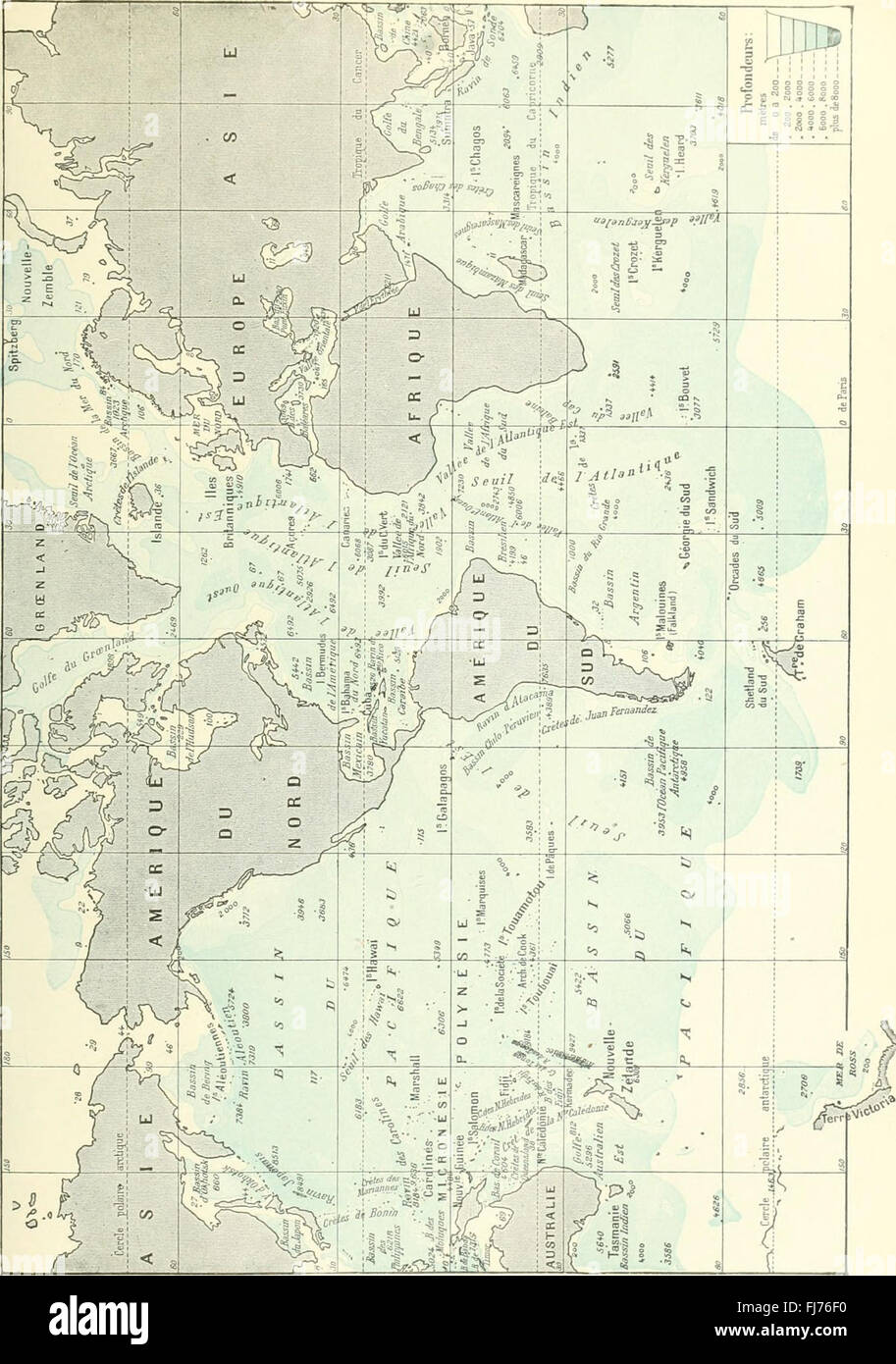 Claude Augés *Larousse Universal Dictionary* (1922) ist ein grundlegendes enzyklopädisches Werk, das eine umfangreiche Sammlung von Einträgen zu einer Vielzahl von Themen bietet, darunter Sprache, Kultur und wissenschaftliche Klassifikationen, mit dem Schwerpunkt auf der Erhaltung des geistigen Erbes. Stockfoto