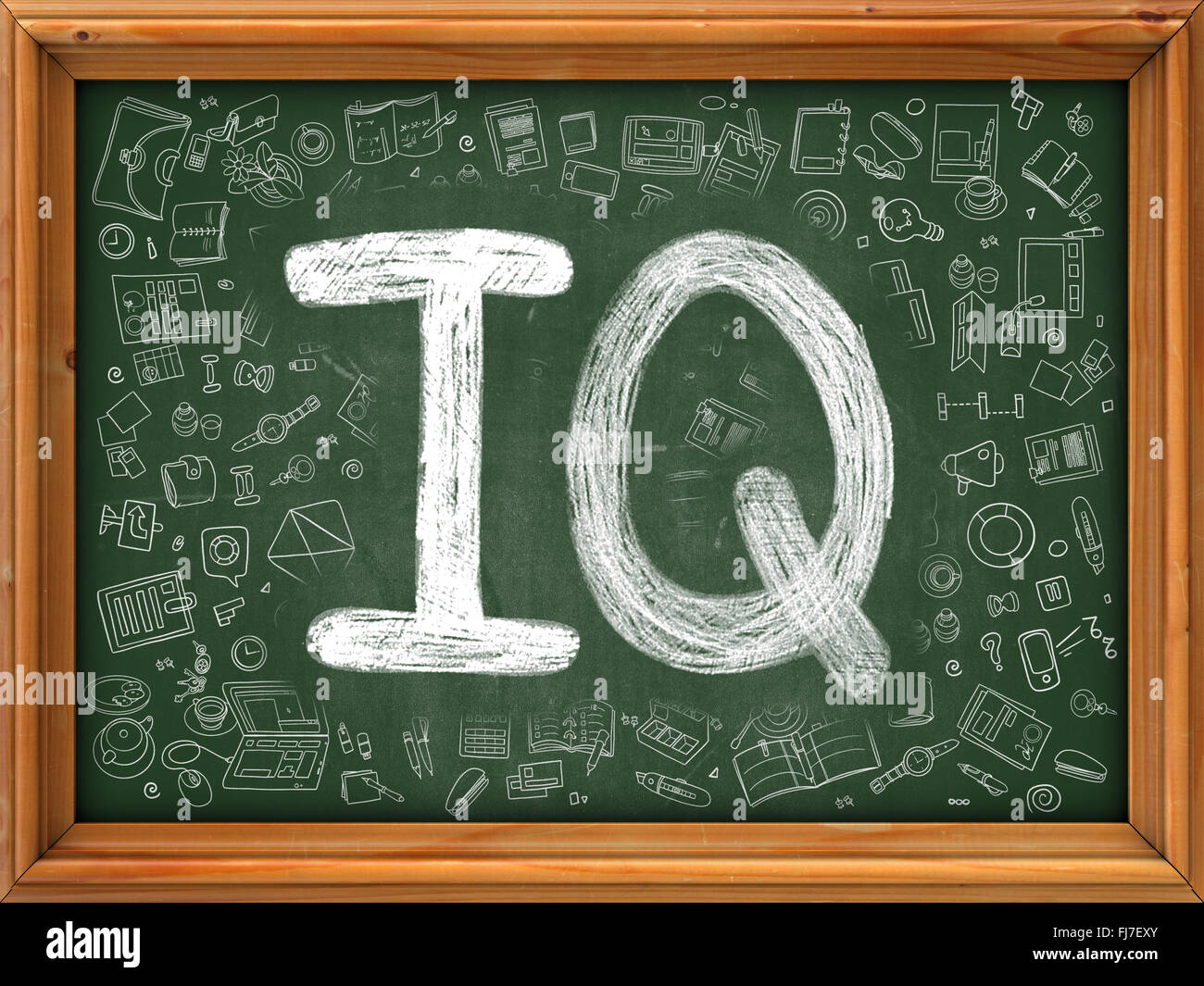 IQ-Konzept. Grünen Tafel mit Doodle Symbole. Stockfoto
