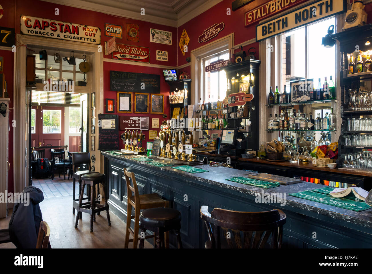 Innenraum der viktorianischen Buffet Bar bei Stalybridge Railway Station, Tameside, Manchester, England, UK Stockfoto