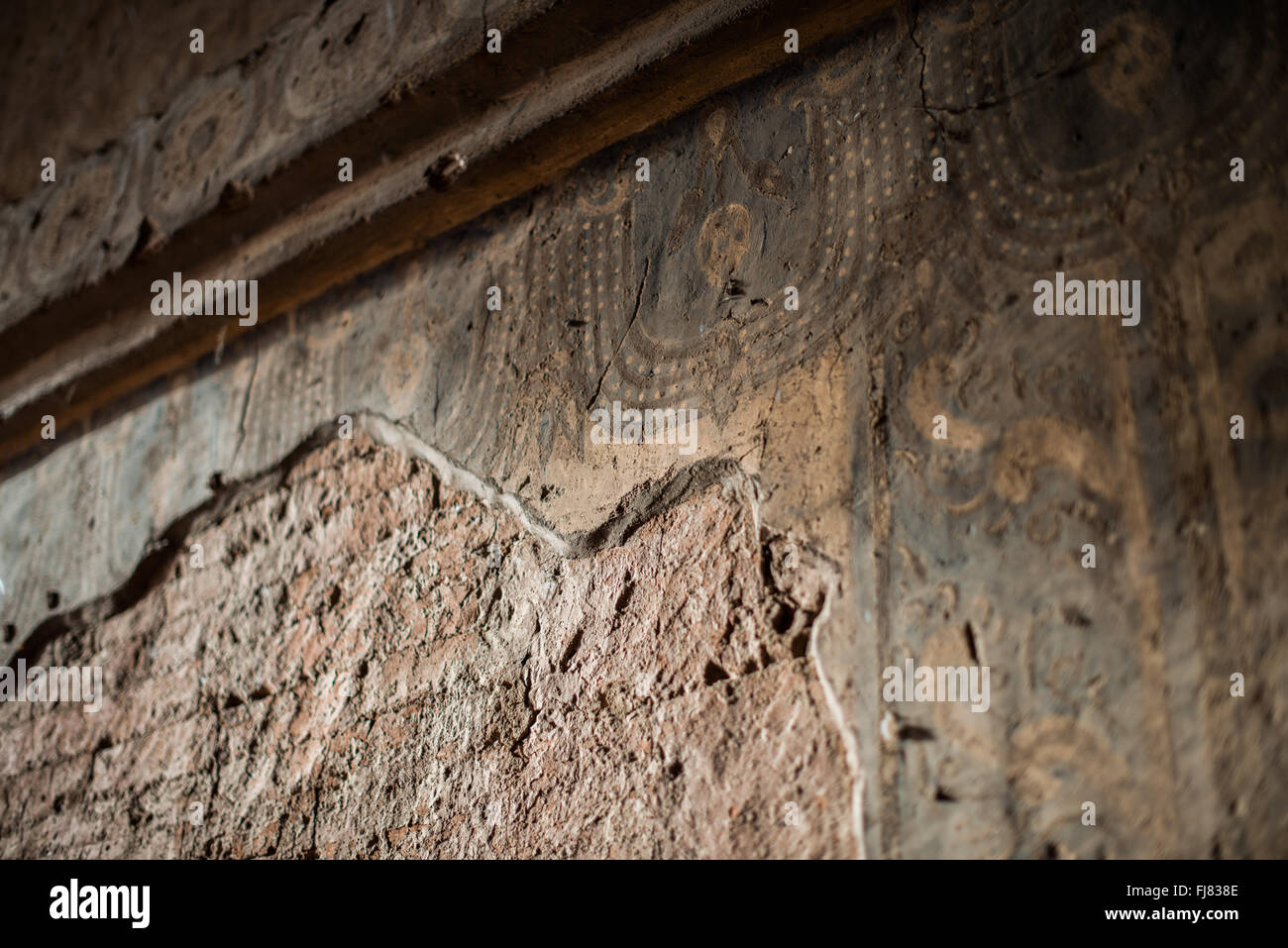 BAGAN, Myanmar – der Dhammayangyi Phaya Tempel dominiert die Skyline von Bagans archäologischer Zone. Dieser riesige pyramidenförmige Tempel wurde im 12. Jahrhundert von König Narathu erbaut und ist der größte in Bagan. Das unverwechselbare sechsseitige Design und die komplizierten Ziegelsteine zeigen die architektonischen Fähigkeiten des alten heidnischen Königreichs. Stockfoto