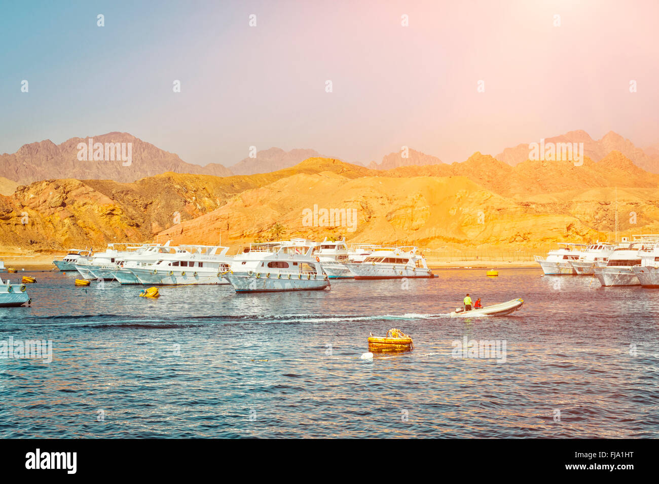 Marina: Sportboote Sightseeing auf dem Parkplatz des Bootes Park, Bootsfahrt für Touristen, Sharm El Sheikh, Ägypten Stockfoto