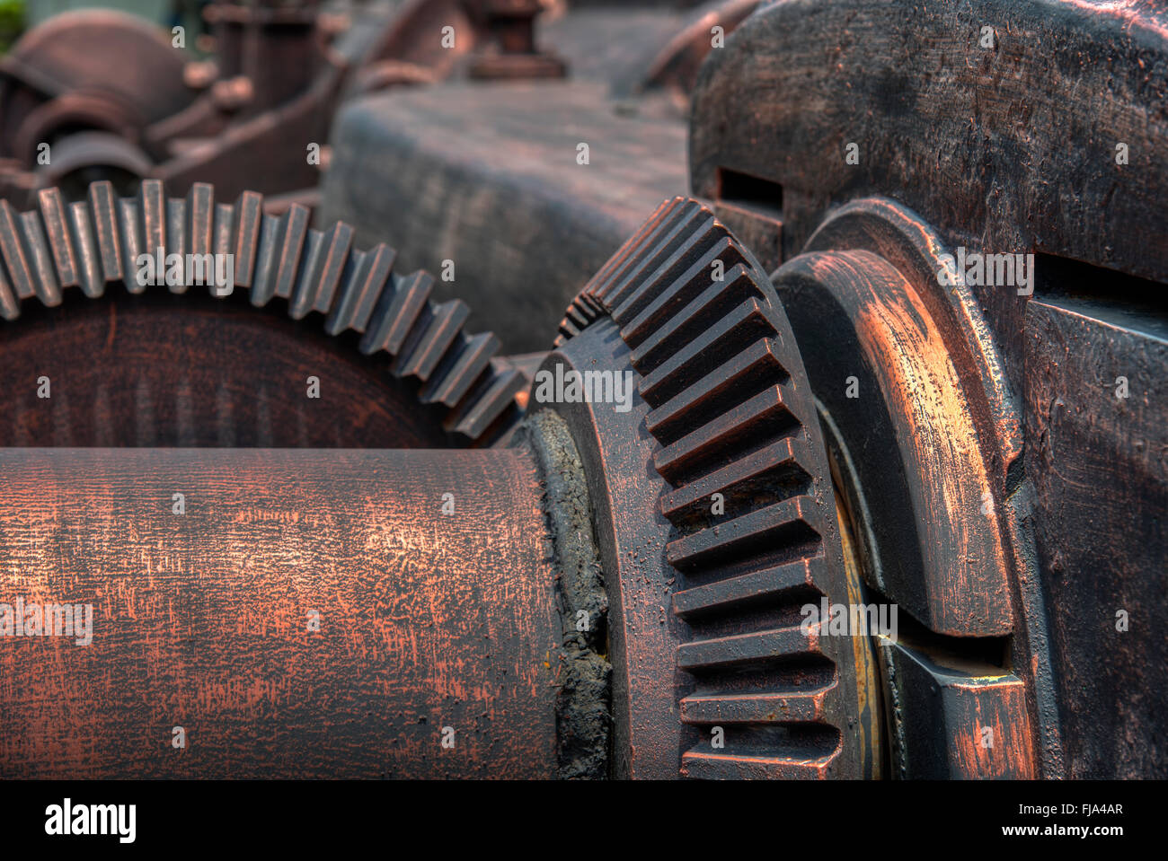 Große Vintage Zahnrad in kolonialen Fabrik Stockfoto