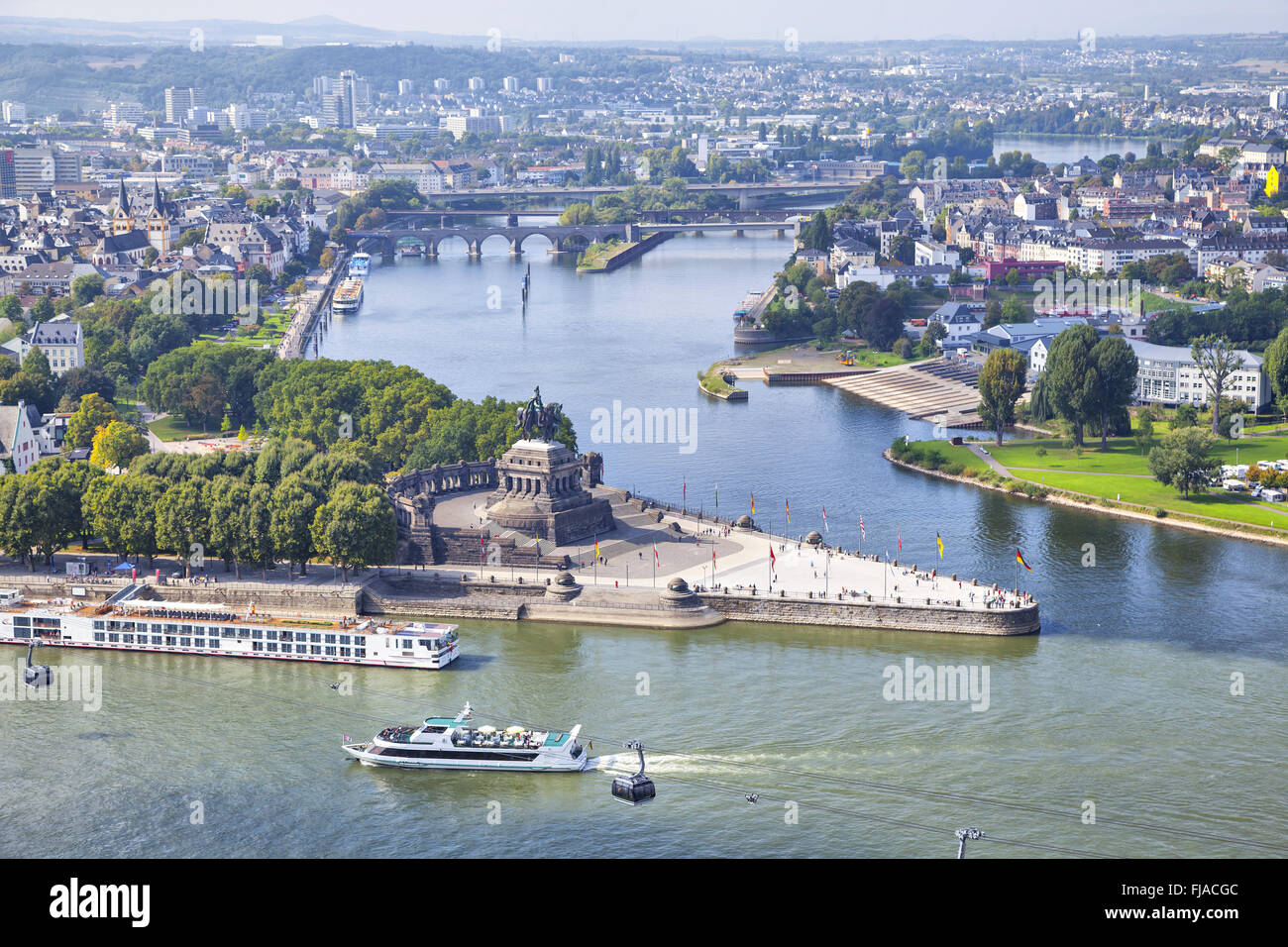 Deutsches Eck (Deutsches Eck) - Denkmal am Zusammenfluss von Rhein und Mosel Flüsse in Koblenz, Deutschland Stockfoto