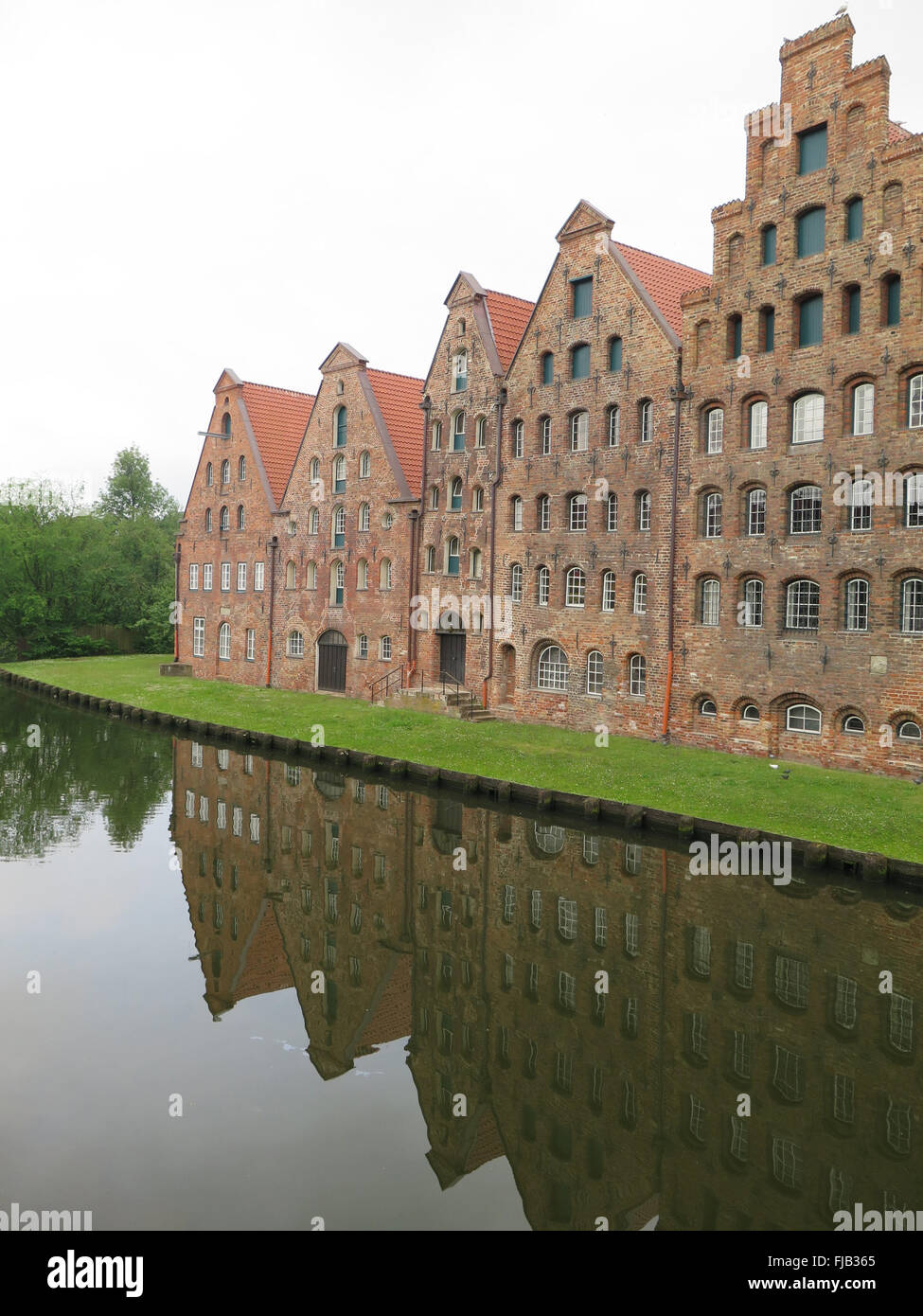 Die alten Gebäude der Salzlager im Zentrum der Hansestadt Lübeck, in Deutschland, UNESCO-Welterbe. Stockfoto