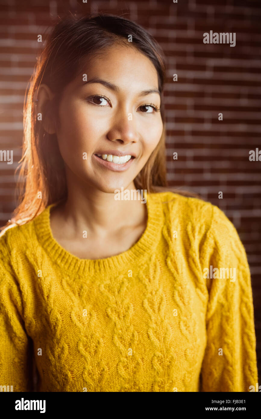 Süße asiatische Frau lächelnd Stockfoto