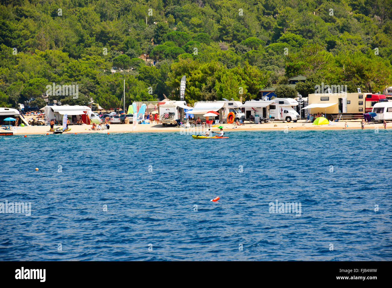 Nord-Dalmatien ist eine Region der extremen Gegensätze, Inseln, Zadar, Rab Küstengebiete, Schwimmer, Freibäder, Campingplätze, Strände, Kroatien Stockfoto