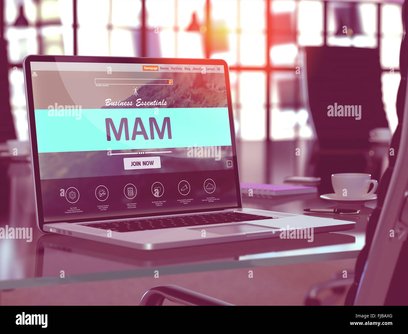 Laptop-Bildschirm mit MAM-Konzept. Stockfoto