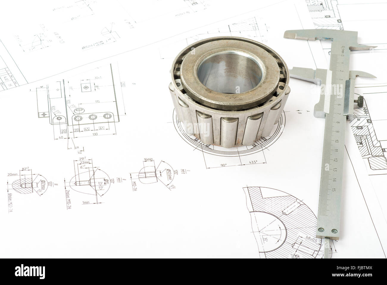 Rollenlager auf Blaupausen Stockfoto