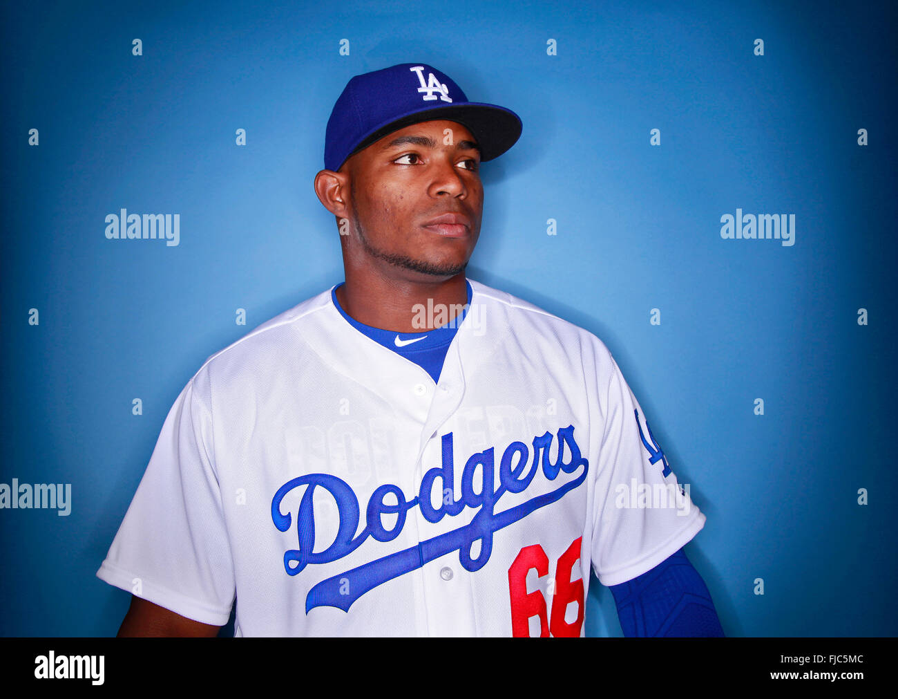 Glendale, AZ, USA. 27. Februar 2016. GLENDALE, AZ -FEB 27, 2015 - | Los Angeles Dodgers Outfielder Yasiel Puig. | Während Foto-Tag bei den Dodgers Camelback Ranch-Glendale Frühling Schulungseinrichtung fotografiert. (K.c. Alfred / San Diego Union-Tribune © K.C. Alfred/U-T San Diego/ZUMA Draht/Alamy Live News Stockfoto