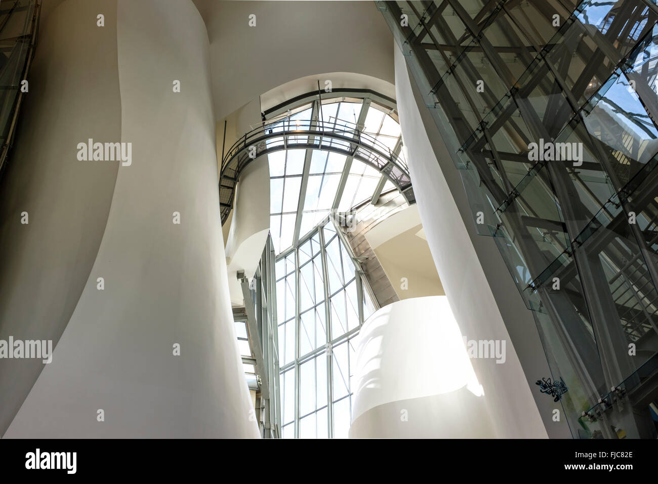 Innenraum des Guggenheim Museum Bilbao Spanien von Frank Gehry entworfen Stockfoto