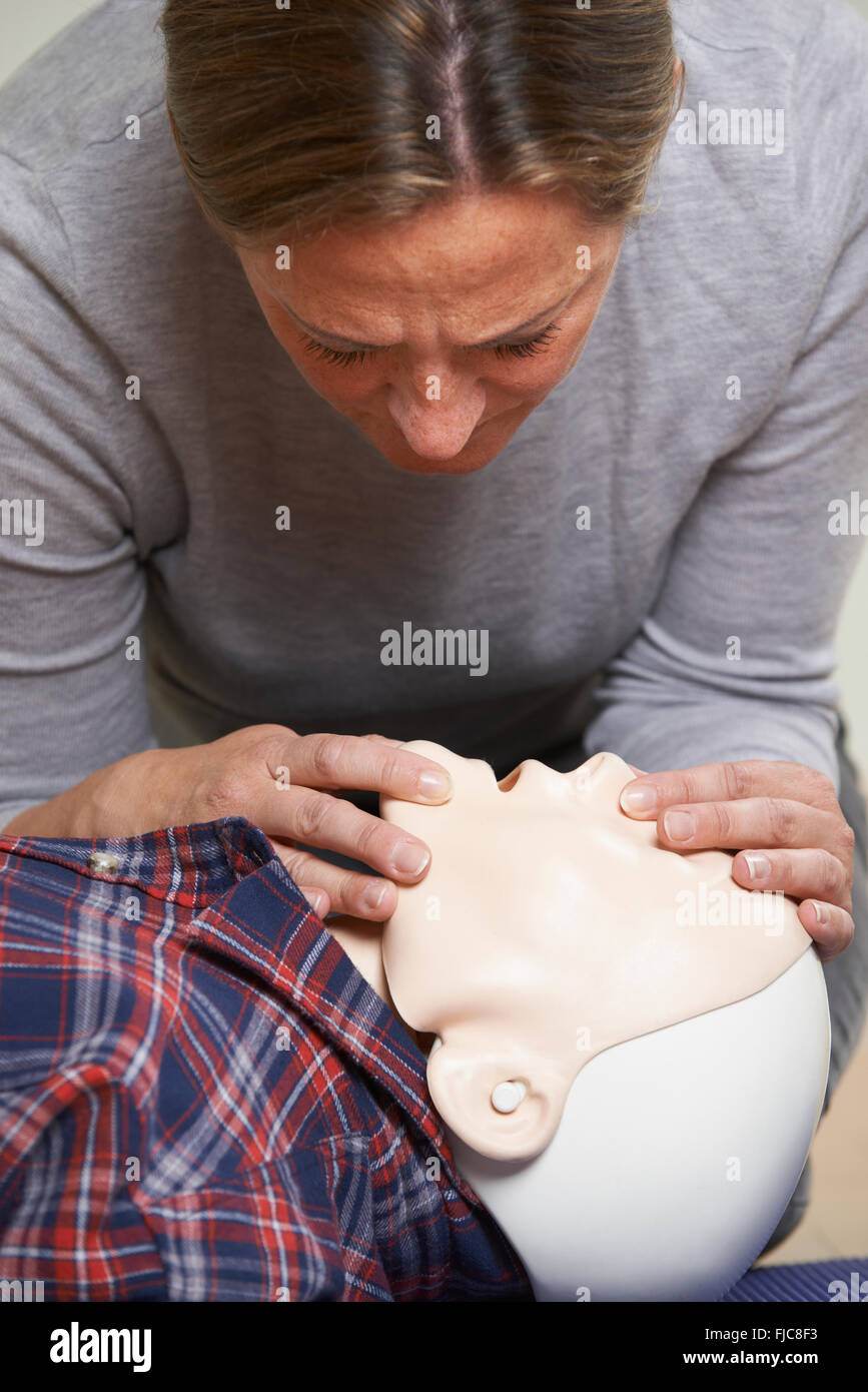 Mouth To Mouth Resuscitation Stockfotos und -bilder Kaufen - Alamy