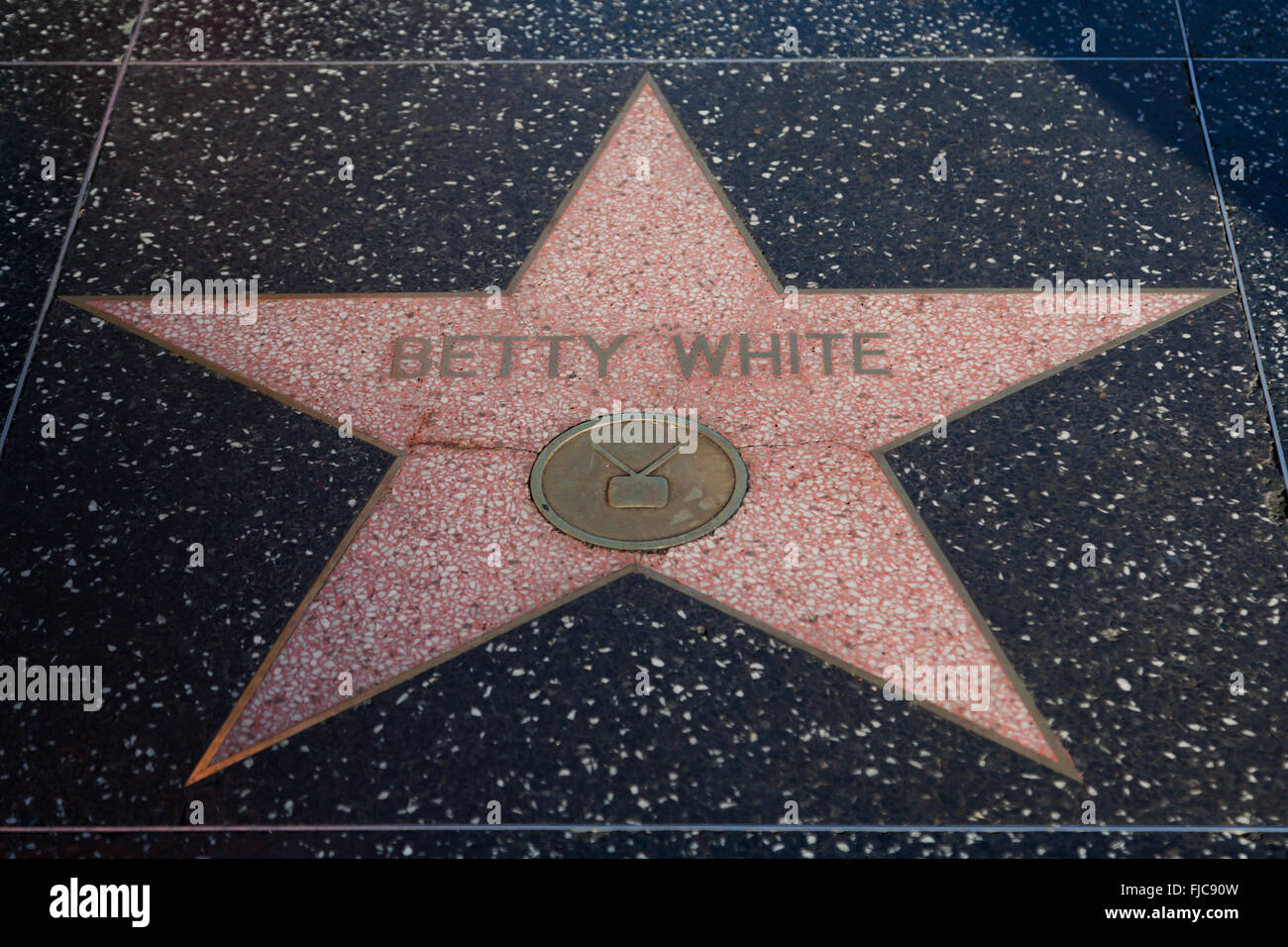 HOLLYWOOD, Kalifornien - 8. Februar 2015: Betty White Hollywood Walk of Fame Star am 8. Februar 2015 in Hollywood, Kalifornien. Stockfoto