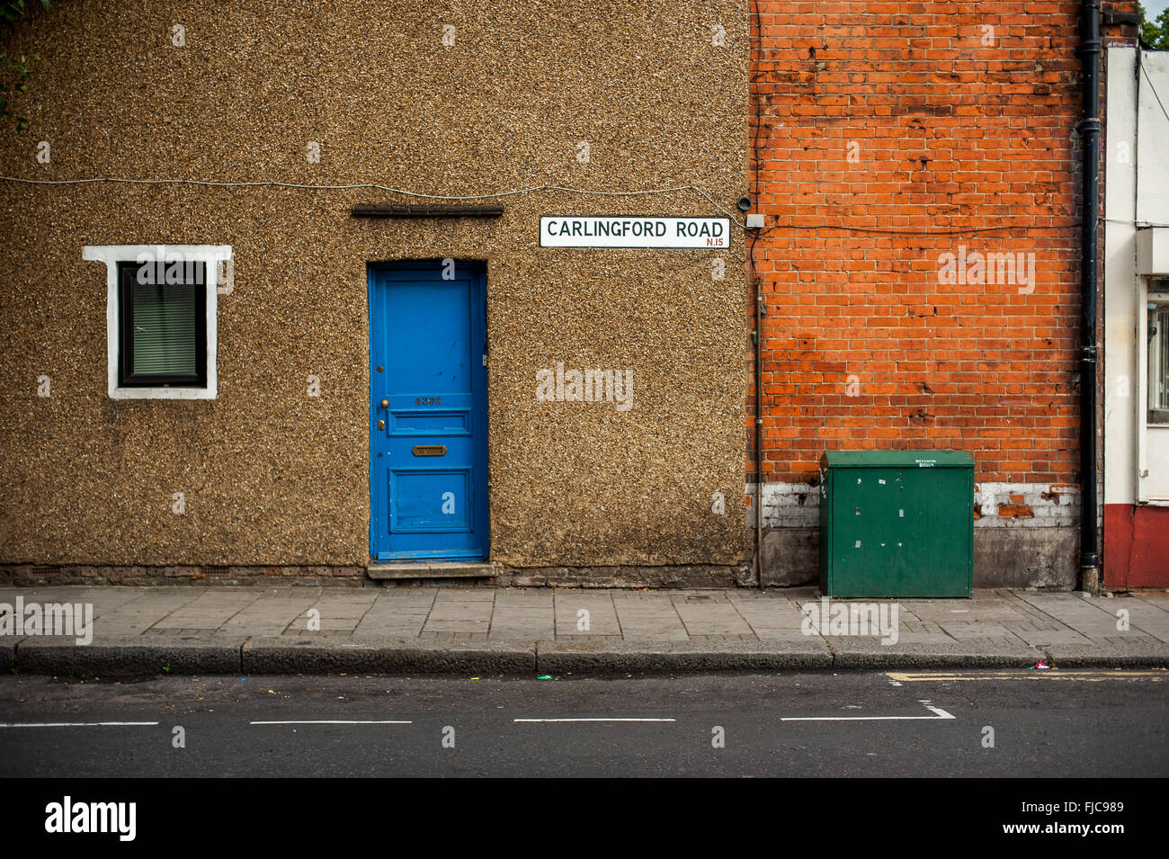 Pebble Dash und Ziegel, Tottenham, Nord-London Stockfoto