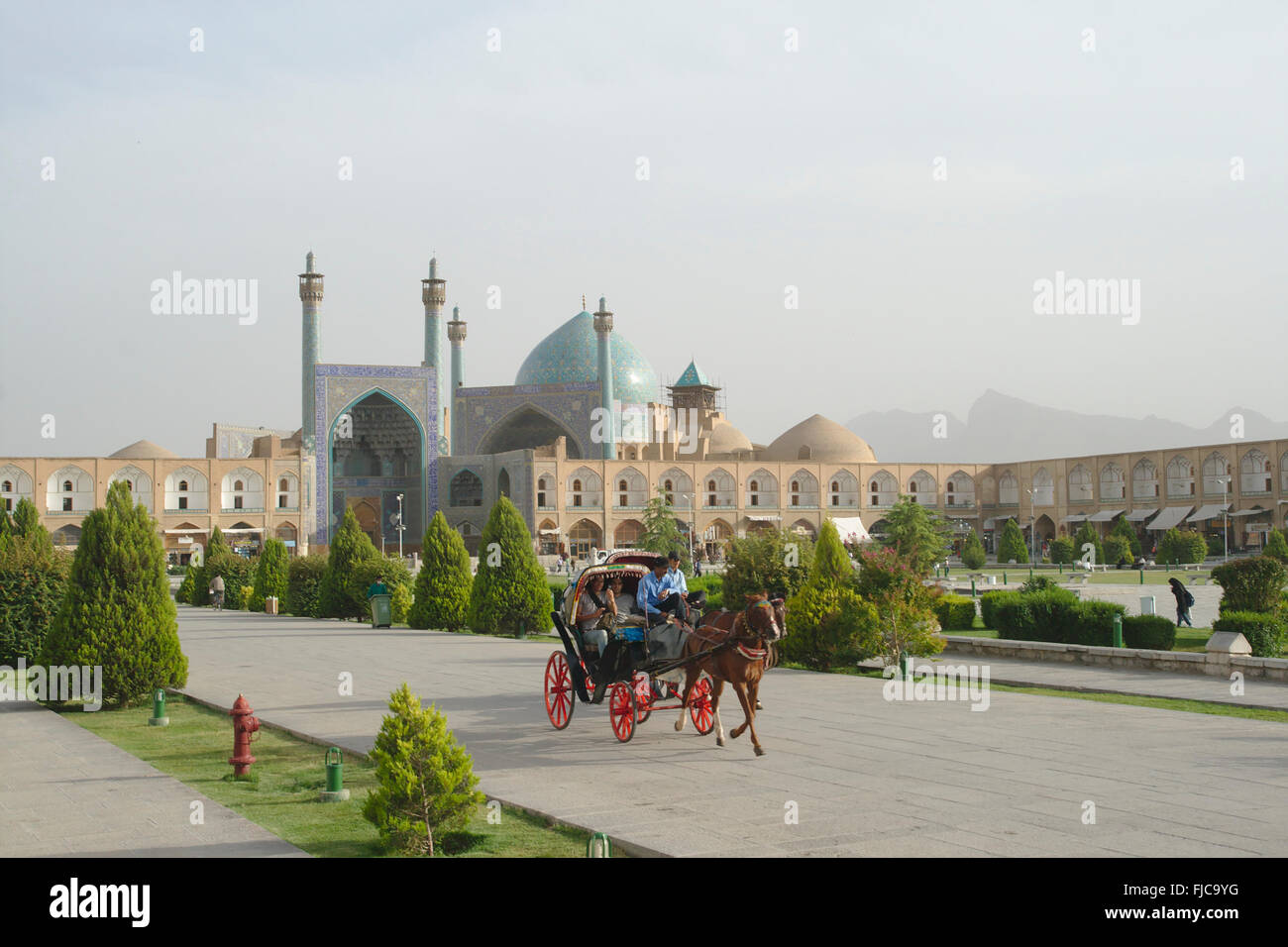 Beförderung auf Imam-Platz mit Imam-Moschee (Shah Moschee) in Isfahan, Iran Stockfoto