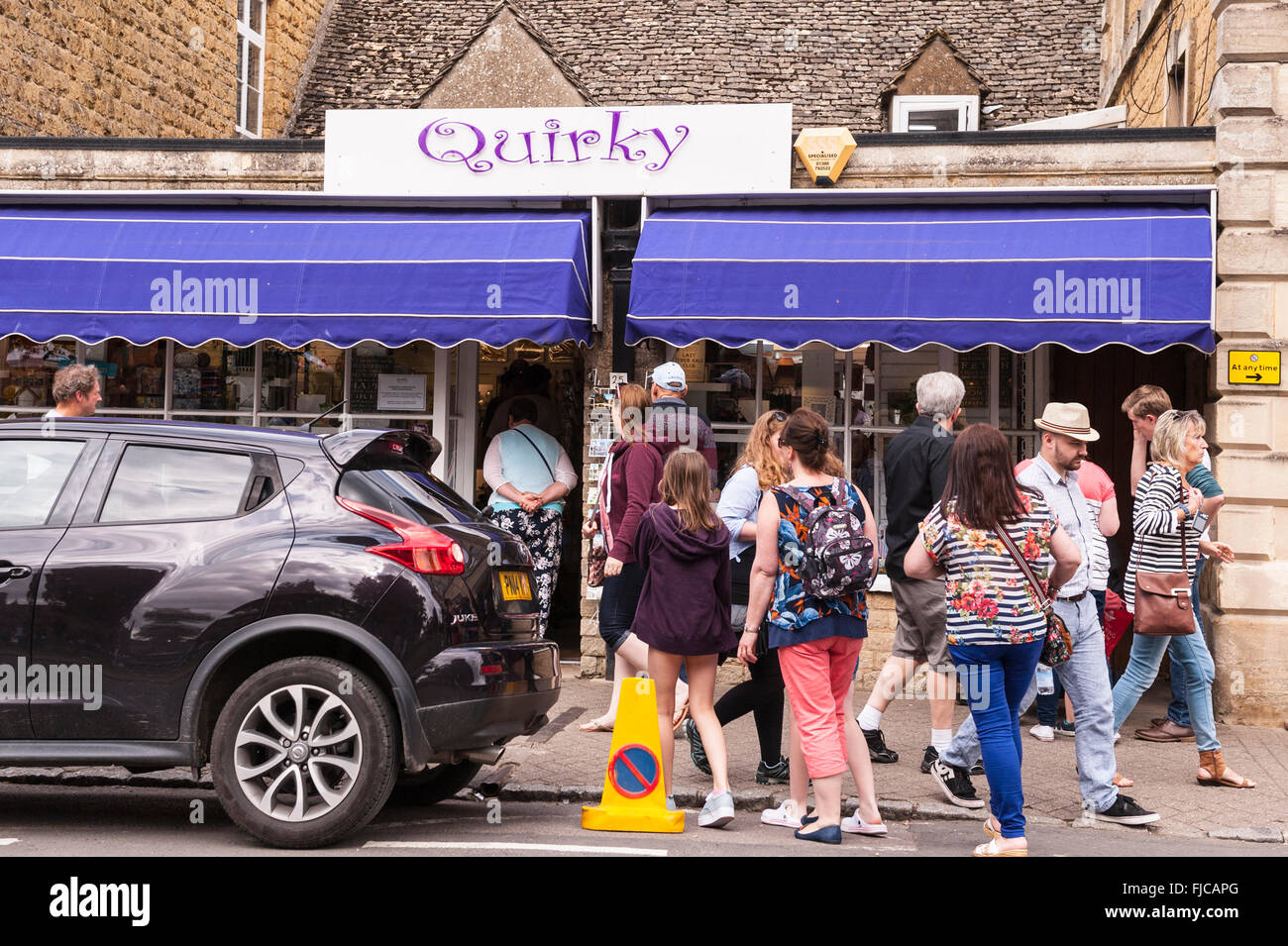 Die Quirky shop Store am Bourton-On-The-Water in Gloucestershire, England, Großbritannien, Vereinigtes Königreich Stockfoto