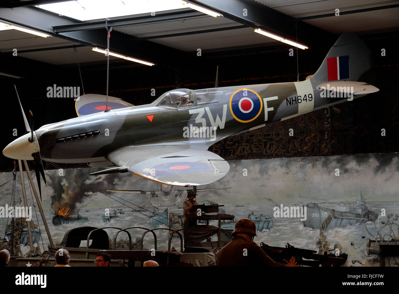 Die Supermarine Spitfire Mk.XIV (NH649) im Kriegsmuseum Overloon in Overloon, Niederlande. Stockfoto