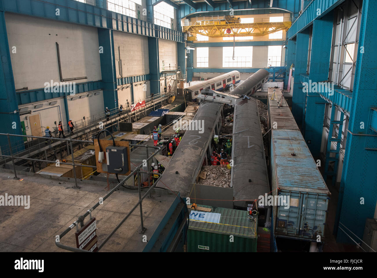 Dartford, London, UK. 1. März 2016. Ein Grossereignis mit acht Waggons, einem eingestürzten Gebäude und Hunderte von Opfern im Unified Response Trainingspunkte: Peter Manning/Alamy Live News Stockfoto