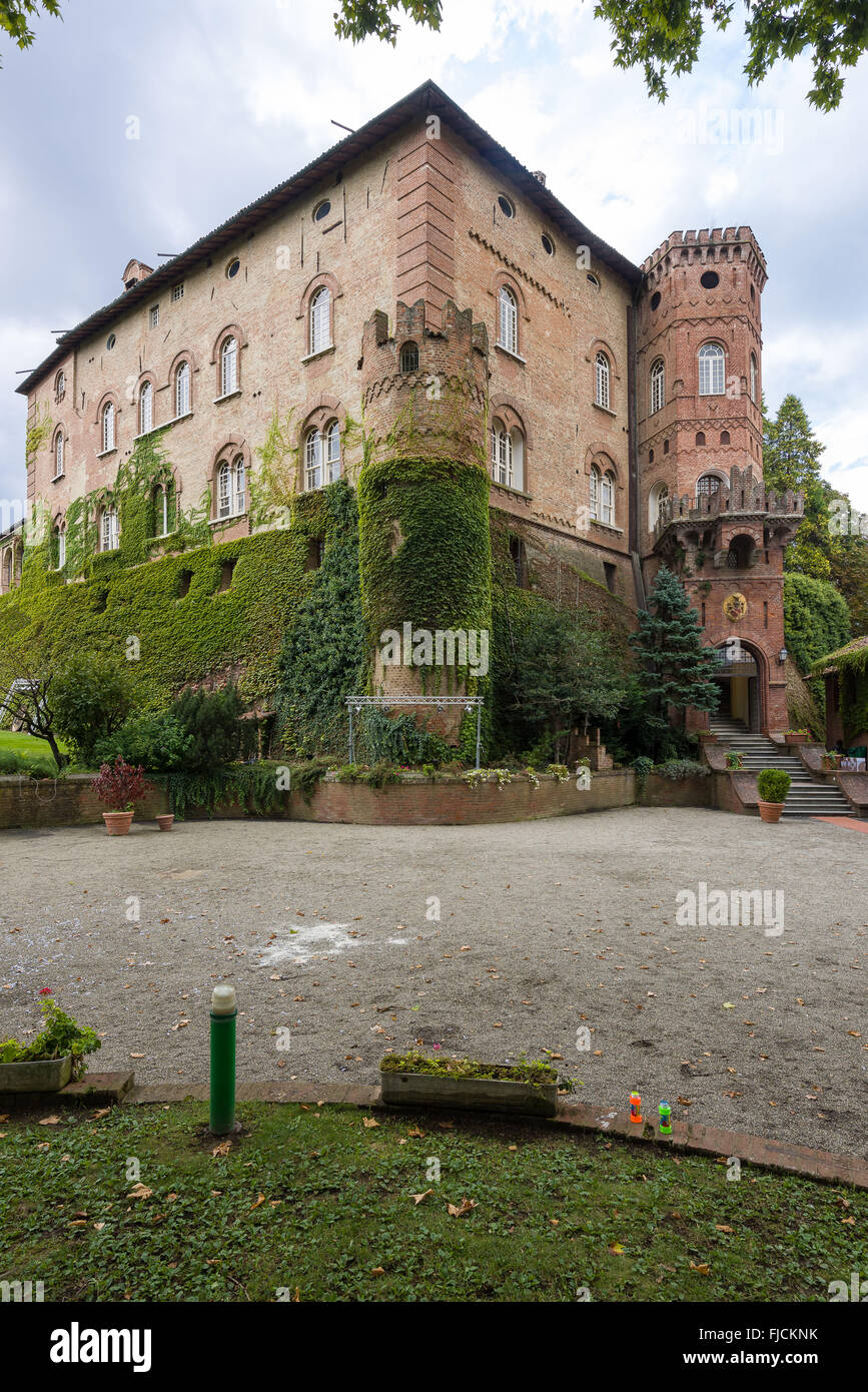Die mittelalterliche Burg befindet sich im Zentrum von Oviglio, in der Nähe von Alessandria, Piemont, Italien Stockfoto
