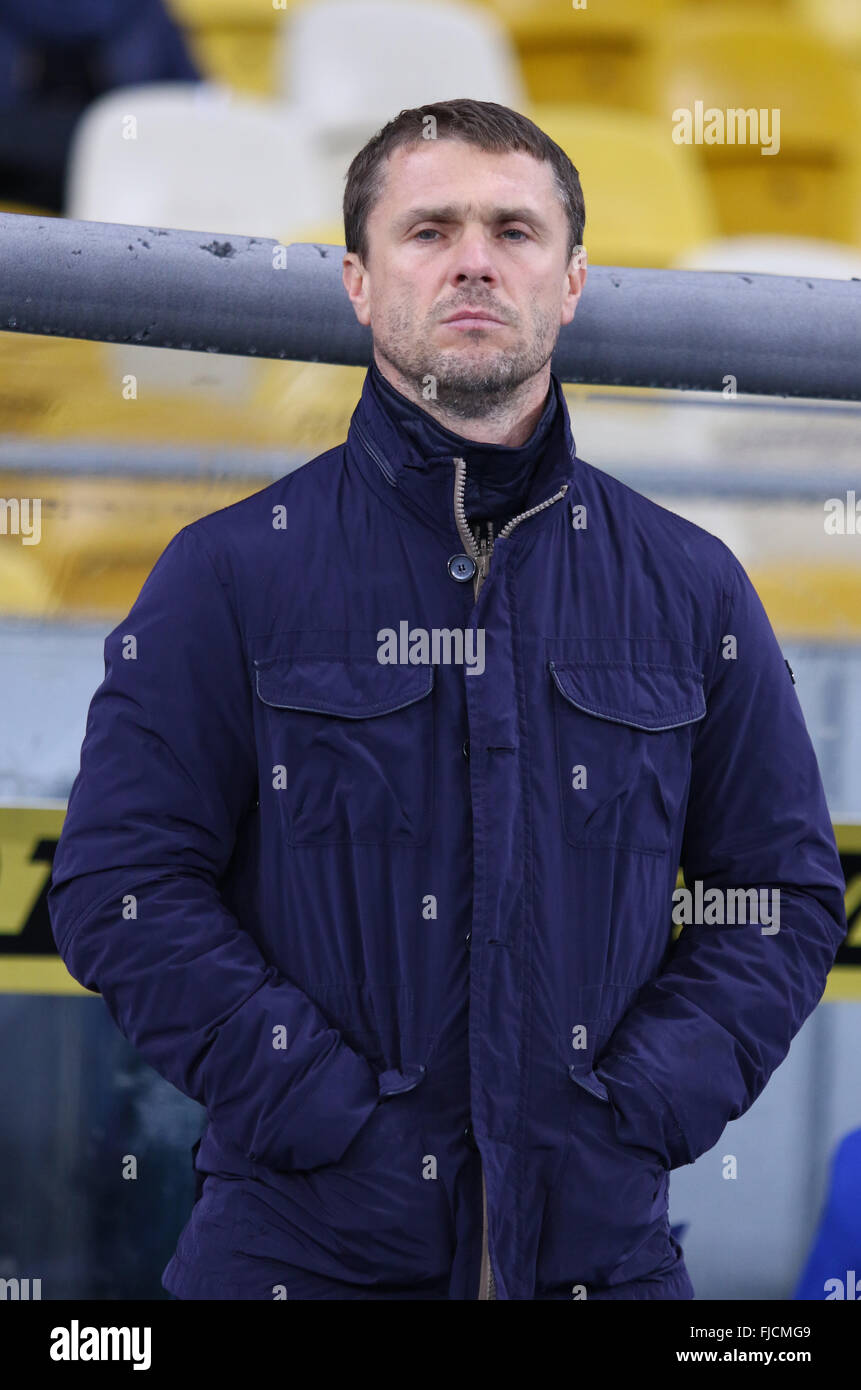 Kiew, Ukraine. 1. März 2016. FC Dynamo Kyiv Manager Serhiy Rebrov auf ukrainisch Cup Viertelfinale blickt Hinspiel Spiel gegen FC Oleksandria NSK Olimpiyskyi Stadium in Kiew. Bildnachweis: Oleksandr Prykhodko/Alamy Live-Nachrichten Stockfoto