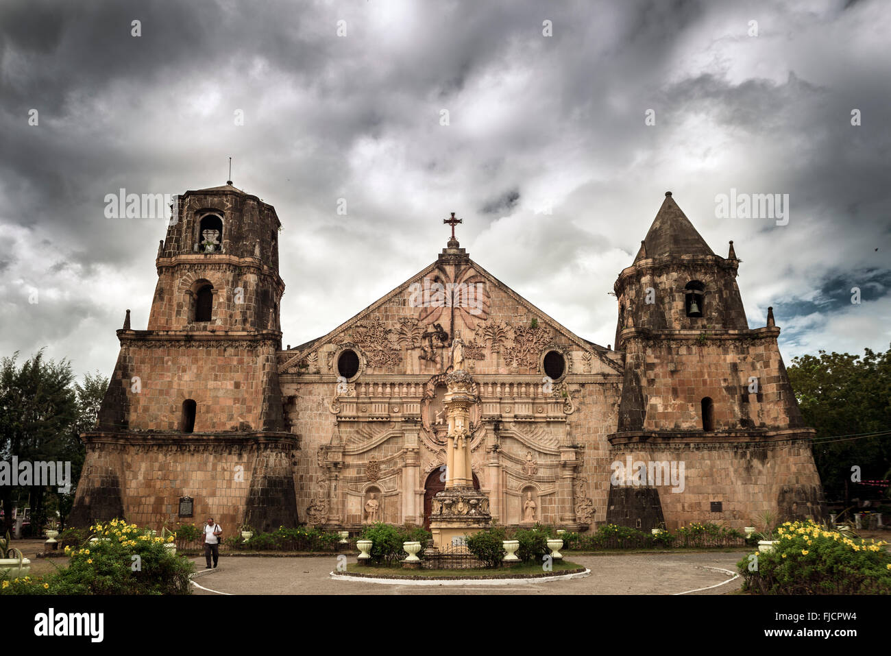 Iloilo, Philippinen - 16. Februar 2016. Miagao Kirche in Iloilo Philippinen in der Tageszeit. Stockfoto