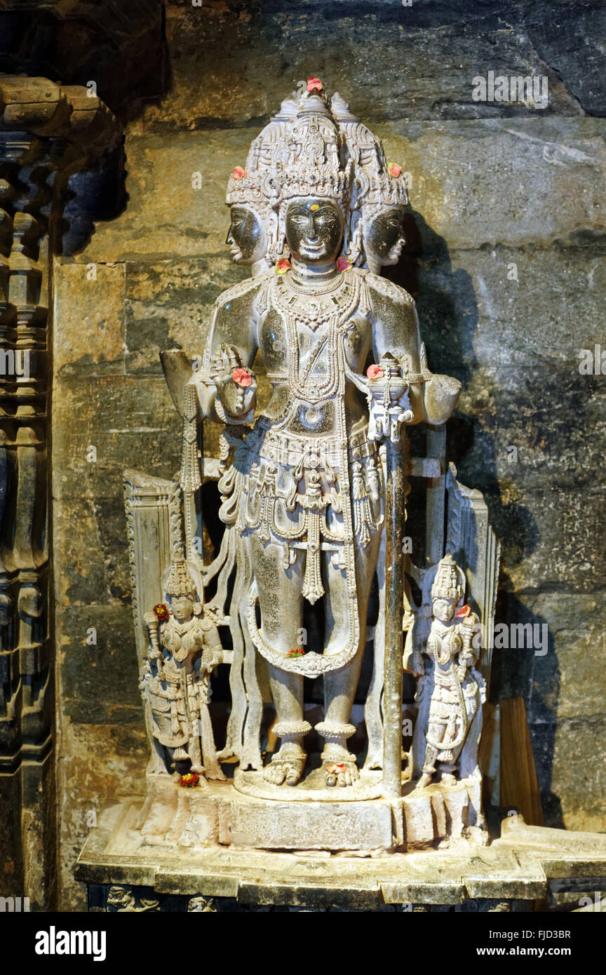 Brahma-Statue, Jinalaya Tempel, Lakkundi, Karnataka, Indien, Asien Stockfoto