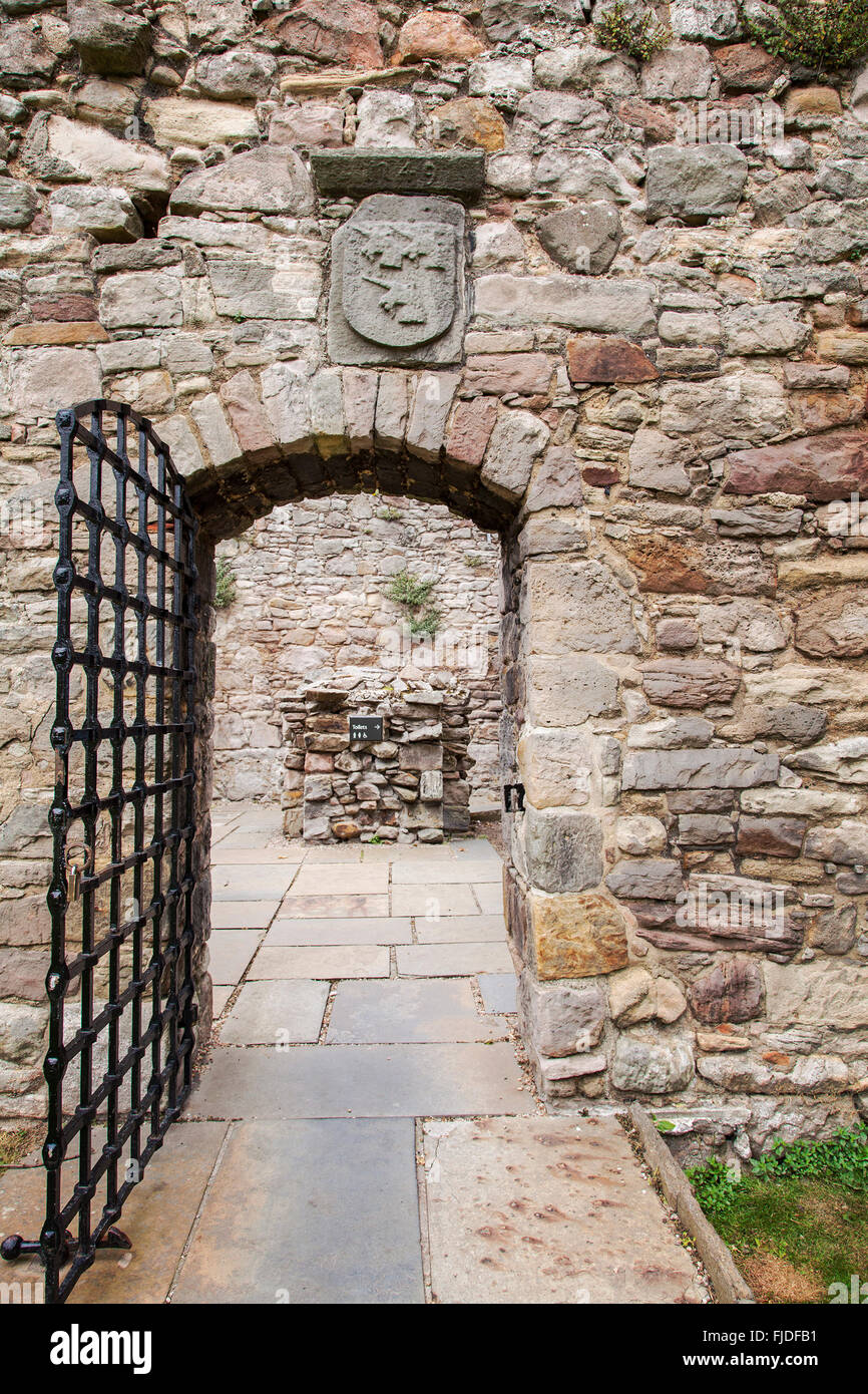 Bild eines Tores mit dem Wappen der Familie Einhorn der Preston. Edingburgh, Schottland. Stockfoto