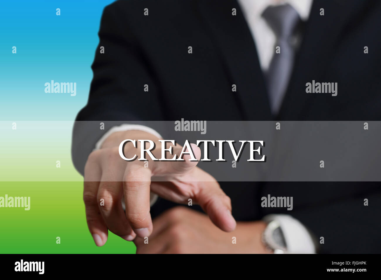 Geschäftsmann Hand berühren kreative melden am virtuellen Bildschirm als Kreativität Konzept. Stockfoto