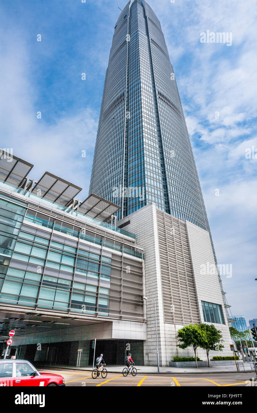 China, Hongkong, Central District, Blick auf 415 m Tower of Two International Finance Centre Stockfoto