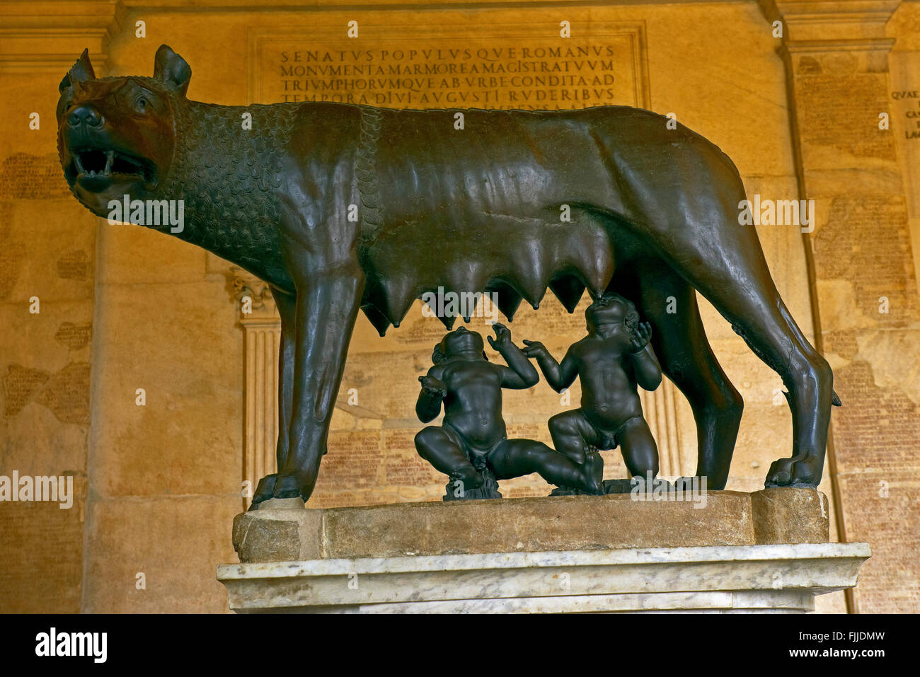 Lupa Capitolina, Statue der römischen Wölfin, die Romulus und Remus, Sala della Lupa, Kapitolinische Wölfin, Palazzo dei Conservatori, Capitolin Stockfoto