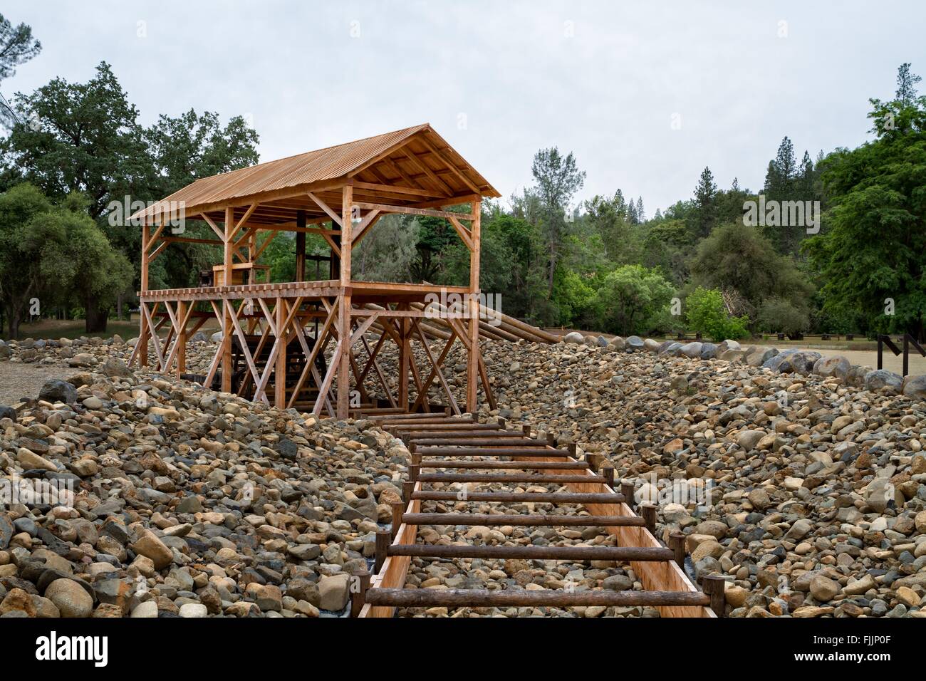 Sutters Mühle Replica gebaut im Jahr 2015. Marshall Gold Discovery State Historic Park, Coloma, Kalifornien. Stockfoto