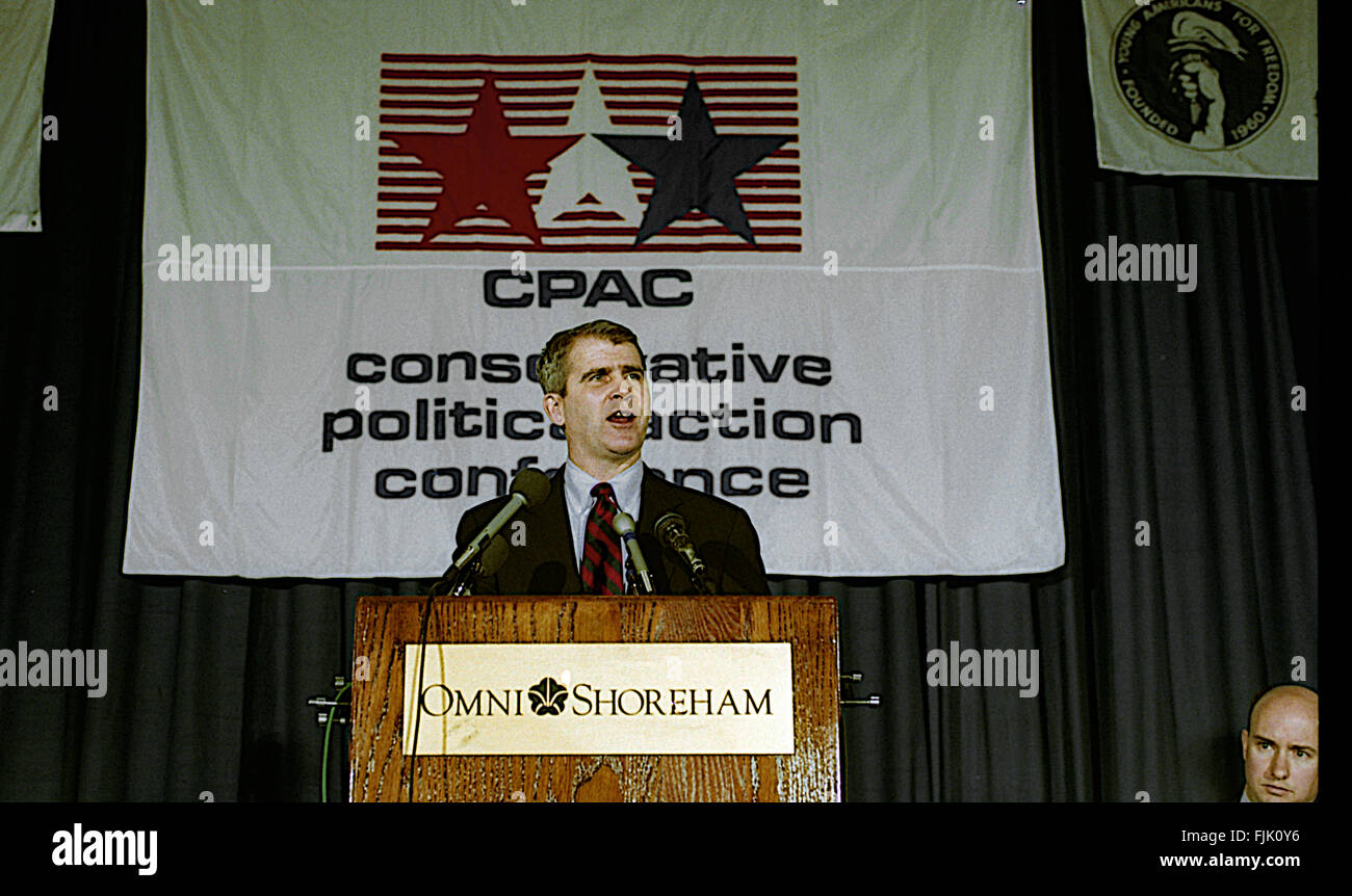 Washington, DC, USA, 19. Februar 1992 Lt. Colonel Oliver North befasst sich mit die Jahrestagung CPAC.  Bildnachweis: Mark Reinstein Stockfoto