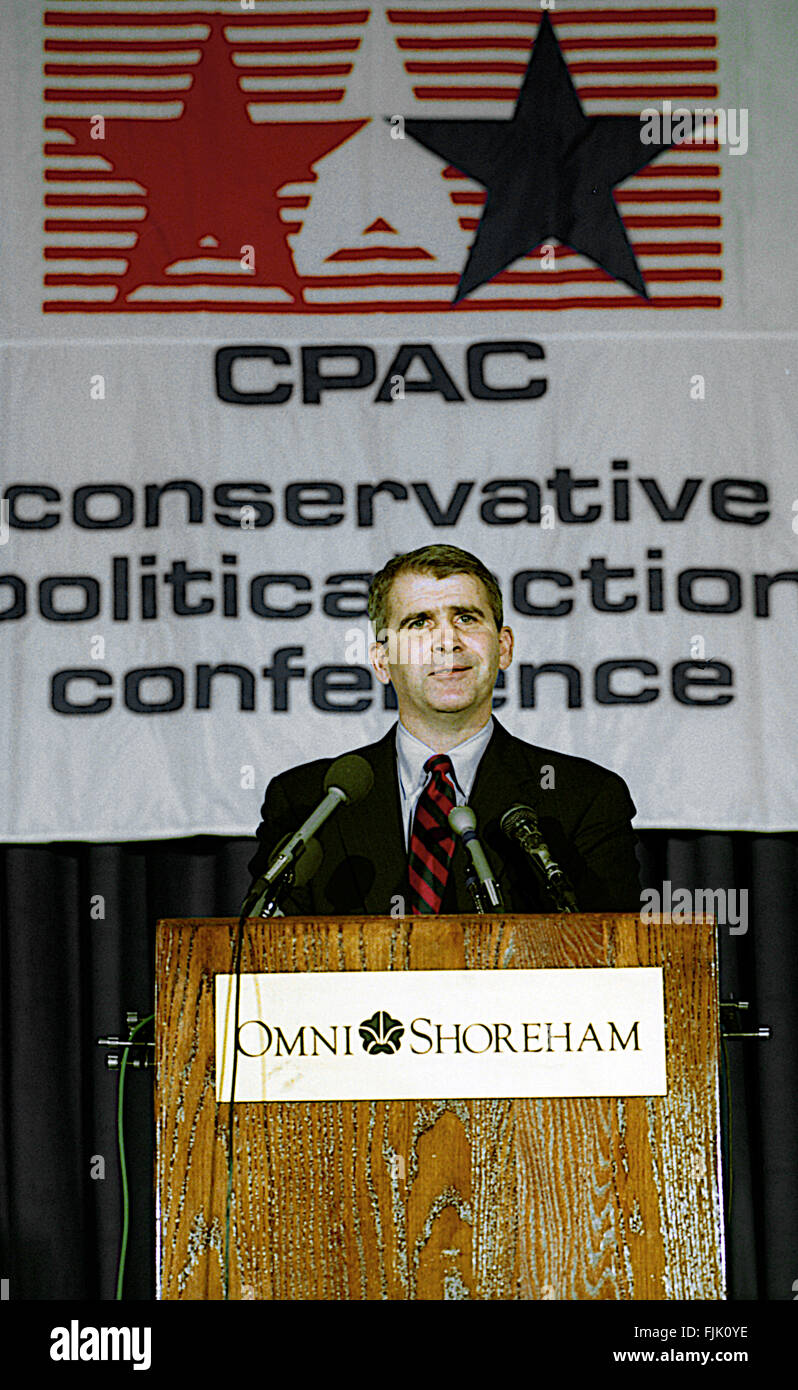 Washington, DC, USA, 19. Februar 1992 Lt. Colonel Oliver North befasst sich mit die Jahrestagung CPAC.  Bildnachweis: Mark Reinstein Stockfoto