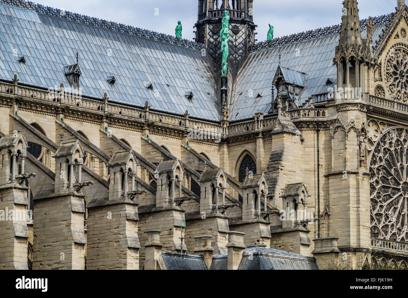 Die Kathedrale Notre Dame im Zentrum von Paris ist eine der berühmtesten Kirchen in Frankreich Stockfoto