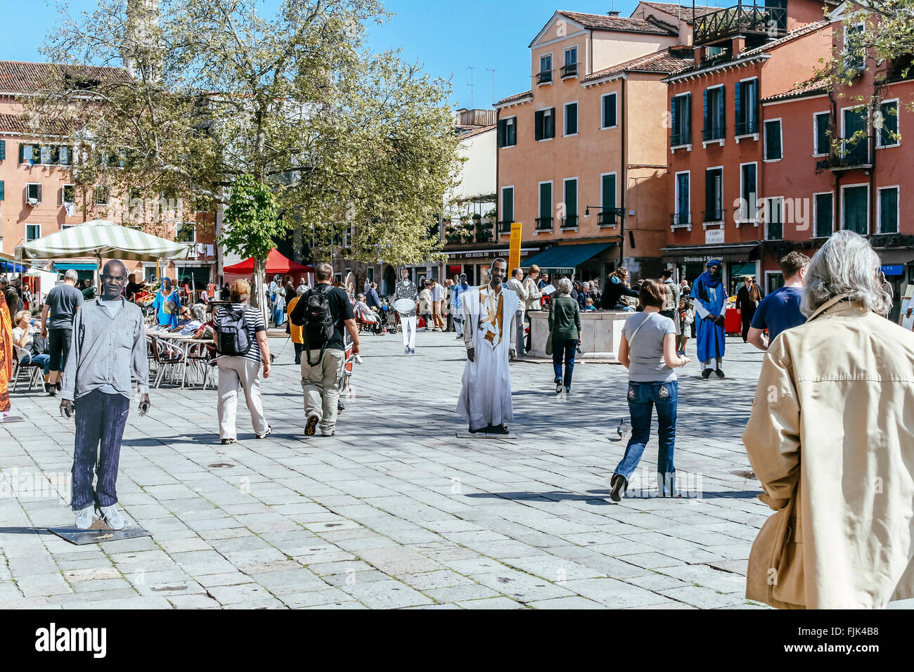 Persone-Projekt von "Chiama l", Markt, Campo Santa Margherita, Dorsoduro, Venedig, Italien Stockfoto