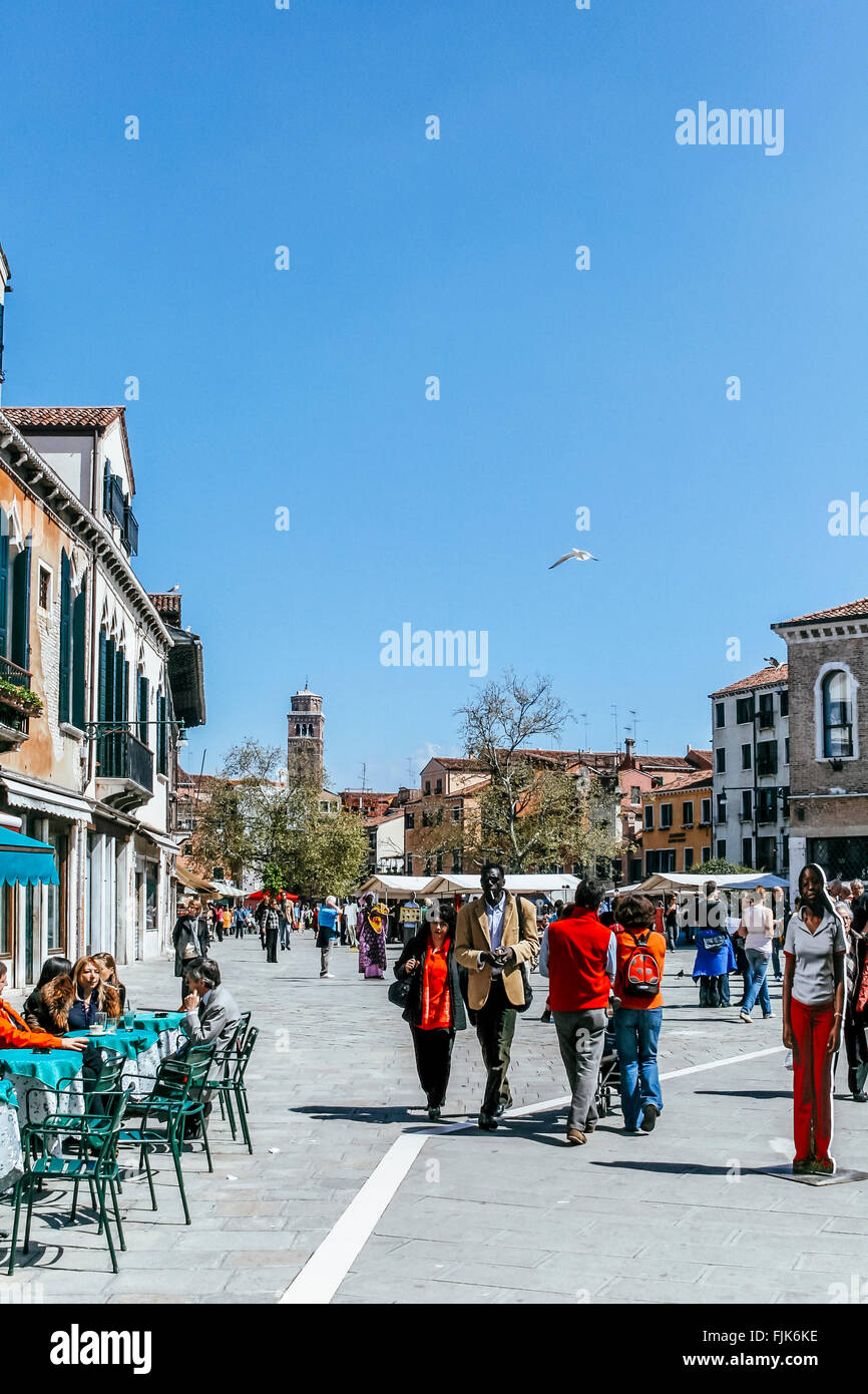 Persone-Projekt von "Chiama l", Markt, Campo Santa Margherita, Dorsoduro, Venedig, Italien Stockfoto