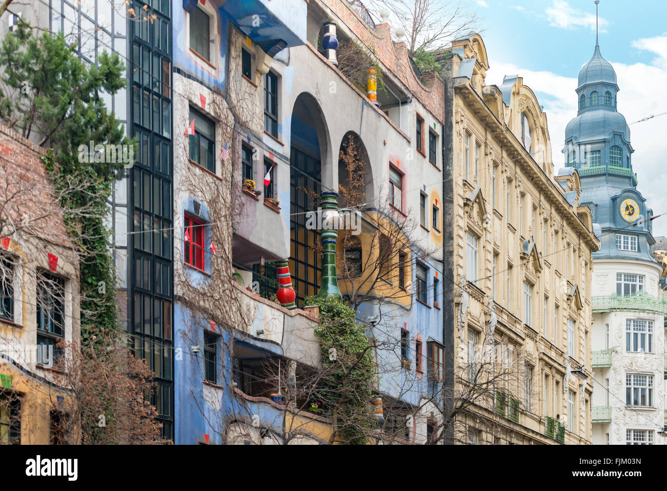 Hundertwasser-Haus in Wien, Österreich. Touristenattraktion, ungewöhnliche Gebäude. Europa zu reisen. Stockfoto