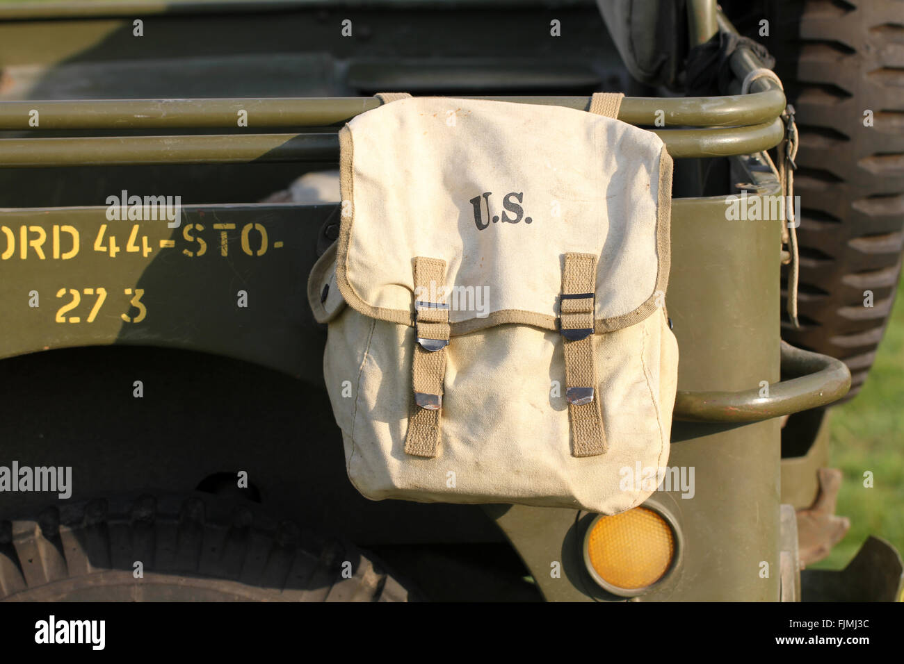Army green bag -Fotos und -Bildmaterial in hoher Auflösung – Alamy
