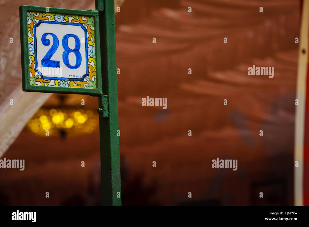 Feria de Abril von Sevilla. Detail der Caseta "Messezelt". Anzahl der caseta Stockfoto