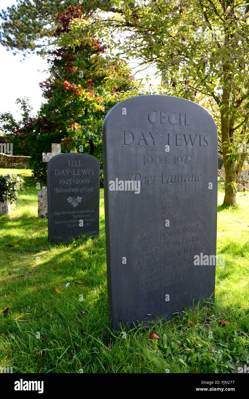 Grab von Cecil Day-Lewis, britischer Dichter und Poet Laureate des Vereinigten Königreichs, Stinsford Kirchhof, Stinsford, Dorset, Großbritannien Stockfoto
