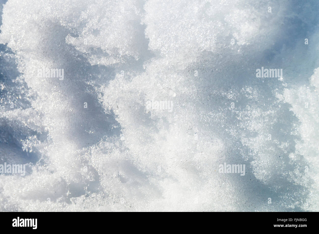 Naturschnee Hintergrund aus gefrorenen Kristall und Schneeflocke Stockfoto