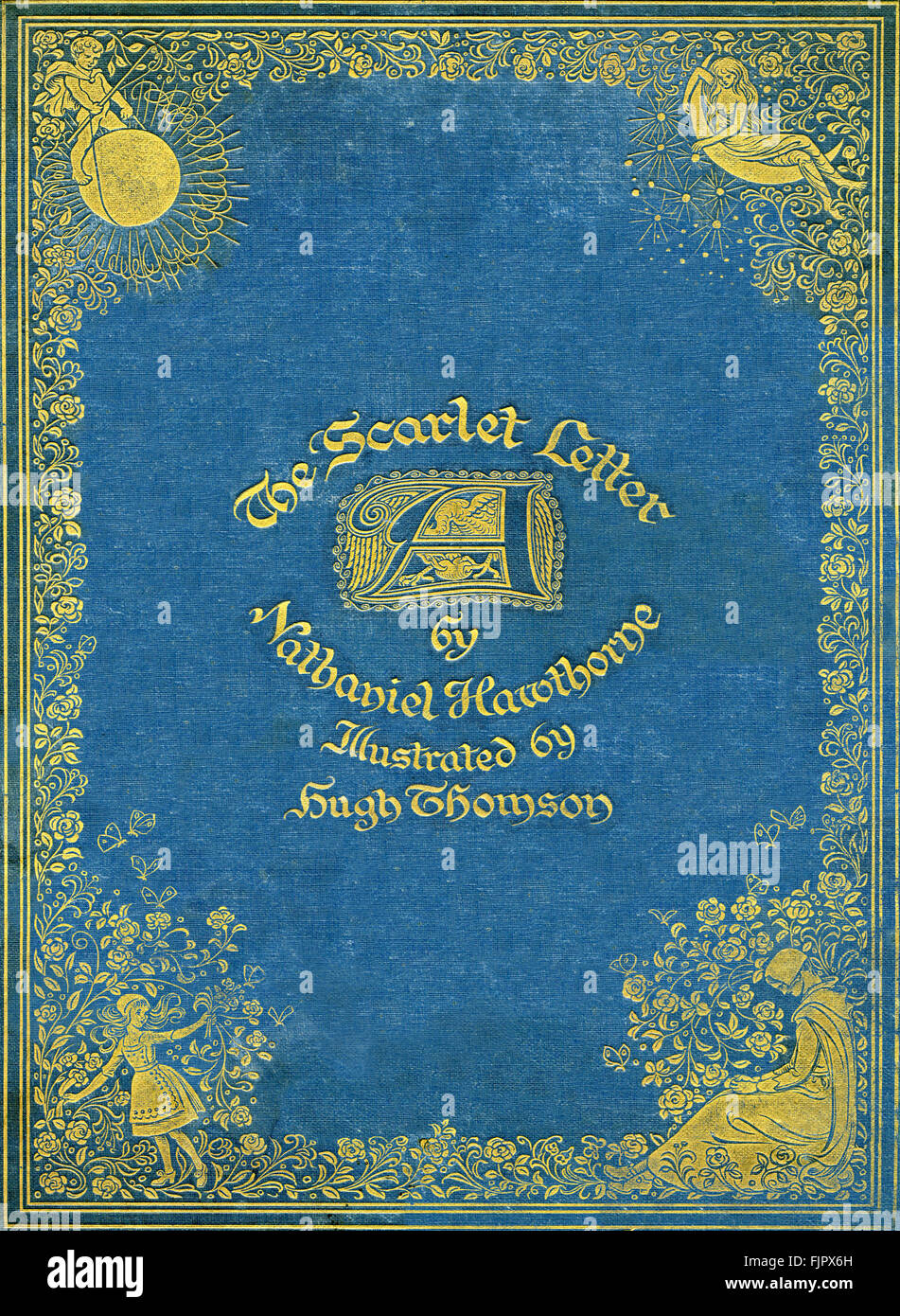 Cover von The Scarlet Letter, eine Romanze von Nathaniel Hawthorme. Zuerst veröffentlicht 1850. Illustrationen von Hugh Thomson. (Roman im 17. Jahrhundert puritanischen Boston, Massachusetts, 1642 bis 1649, erzählt die Geschichte von Hester Prynne, wer eine Tochter durch eine Affäre begreift). US-amerikanische Schriftstellerin NH 4 1804 – 19. Mai 1864. HT englischer Illustrator 1860-1920. Stockfoto