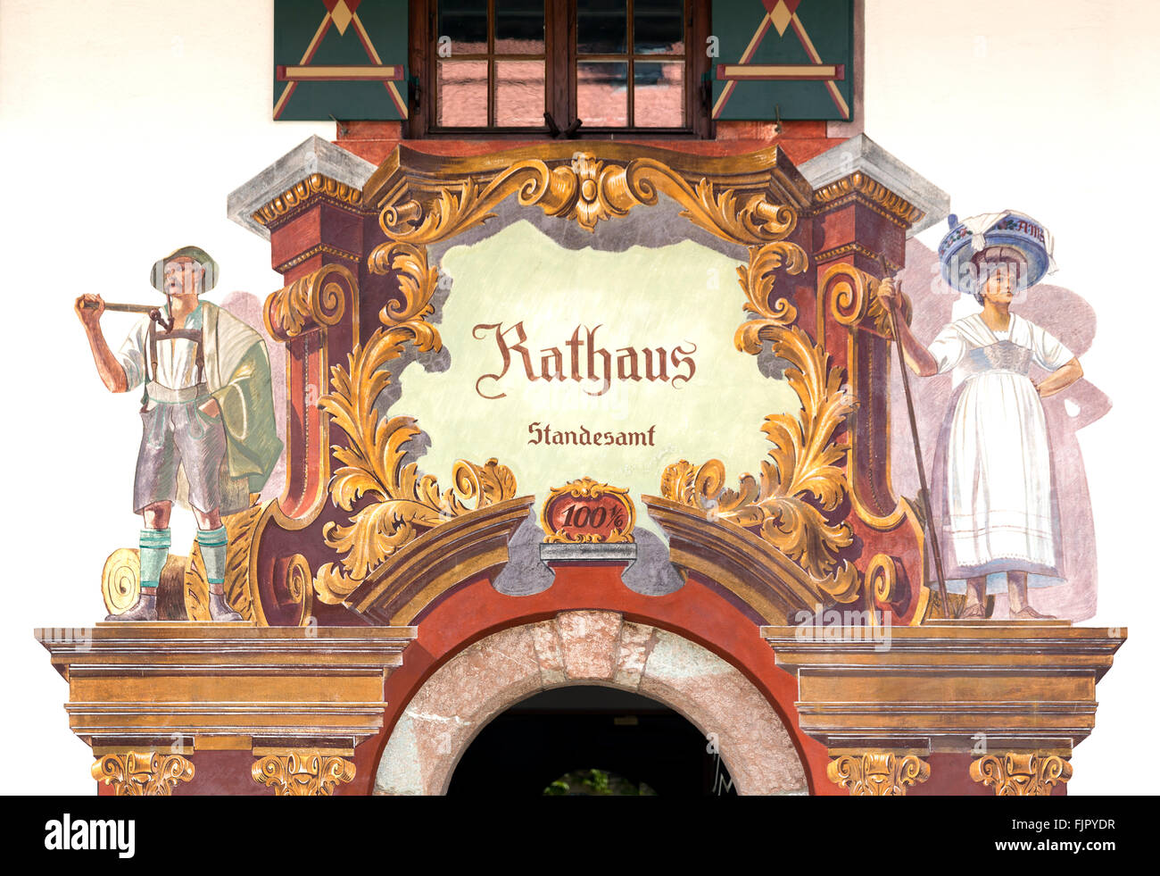 Lüftlmalerei, Fresken an der Fassade des Rathauses aus dem Jahr 1922, Ruhpolding, Upper Bavaria, Bavaria, Germany Stockfoto
