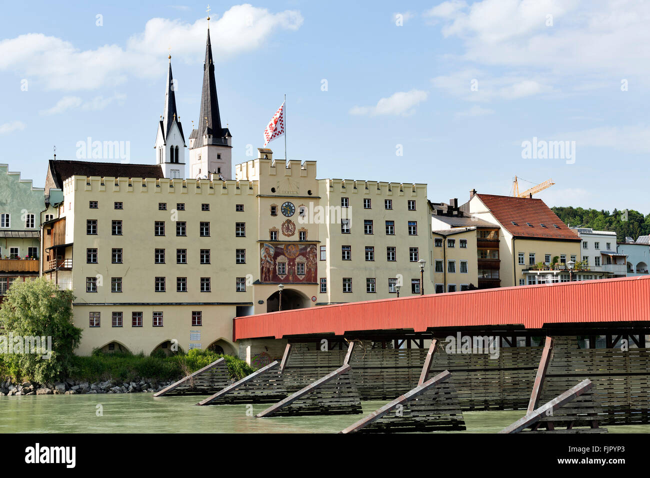 Brucktor an der Innbrücke, geschlossenen Torturm der mittelalterlichen Befestigungsanlage, Wasserburg am Inn, Bayern, Oberbayern Stockfoto